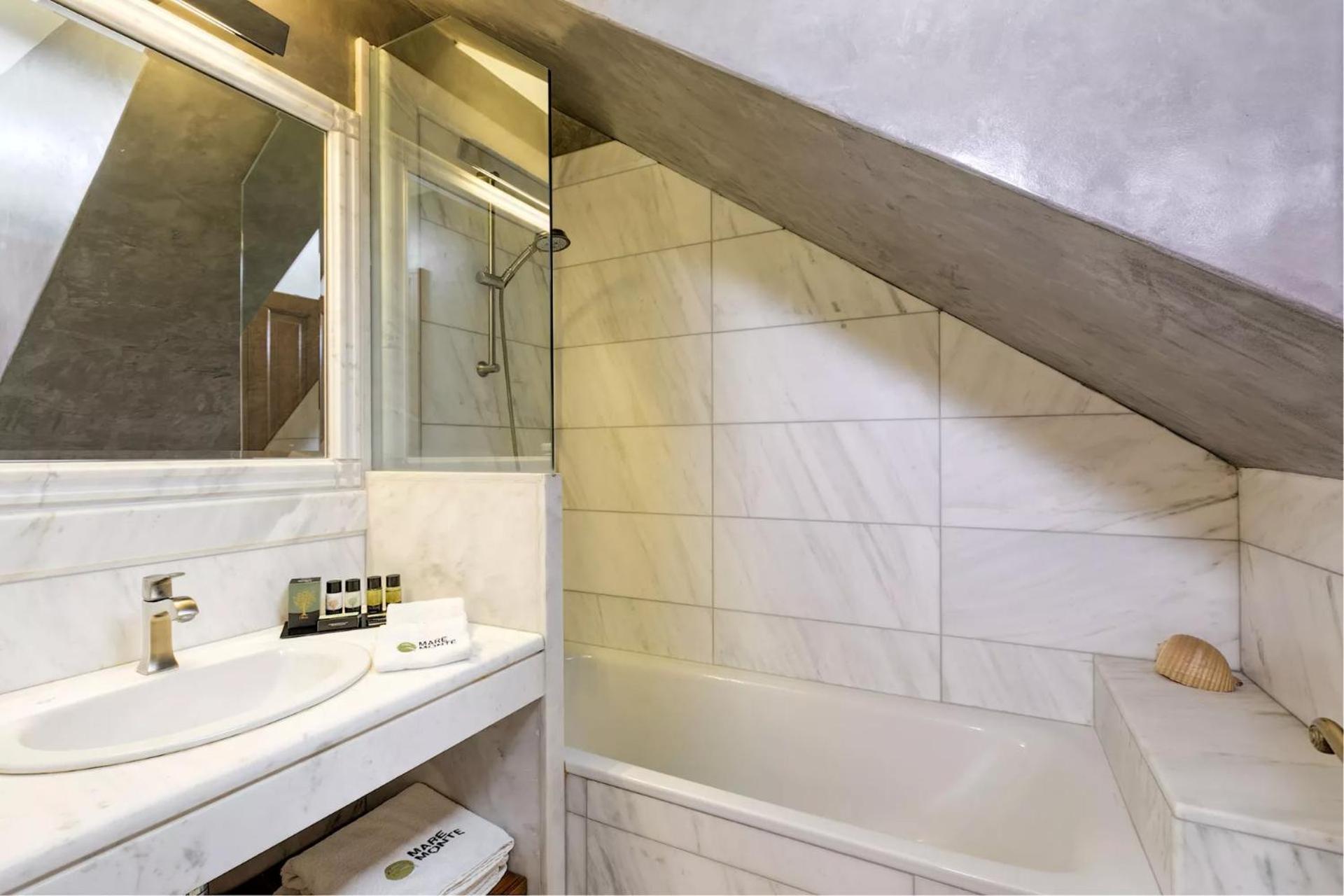 Mare Monte Luxury Suites Spétses Dış mekan fotoğraf